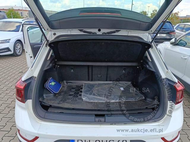 8 - Volkswagen T-ROC 1.5 TSI Life Hatchback 2023r. DW9WC68 Magnice