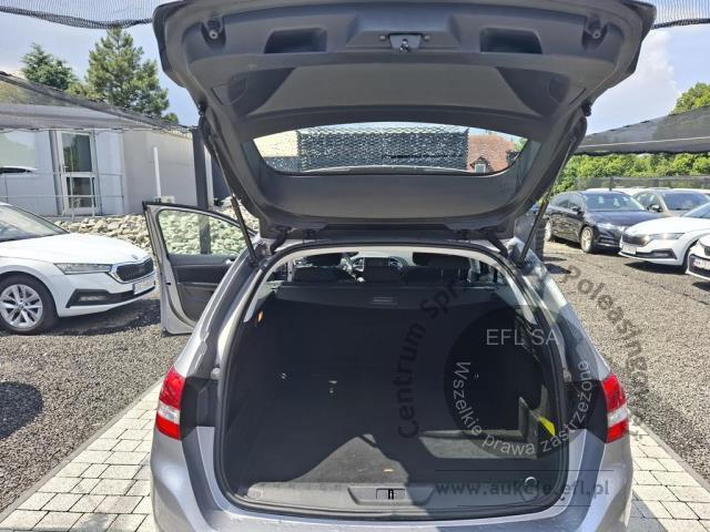 13 - PEUGEOT 308 2019r. DW9GS21 Pojazd znajduje się w firmie AACAR sp. z o.o. Kasztanowa 5, 32-400 Jawornik