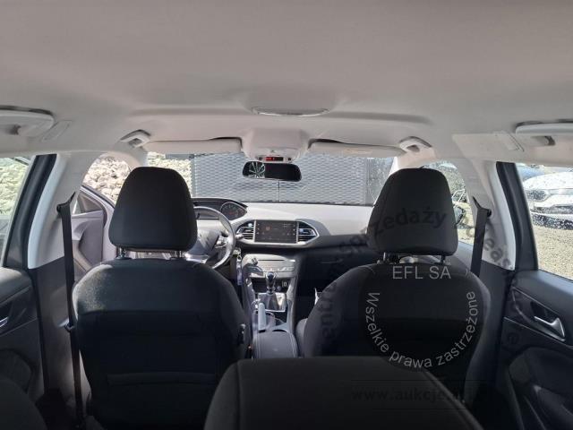 15 - PEUGEOT 308 2019r. DW9GS21 Pojazd znajduje się w firmie AACAR sp. z o.o. Kasztanowa 5, 32-400 Jawornik
