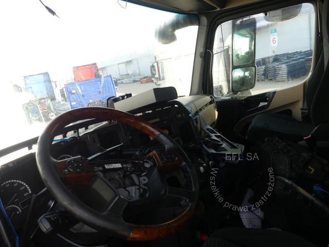 6 - MERCEDES - BENZ 1843 BLUETEC 6 4X2 AUTOMAT 2015r.