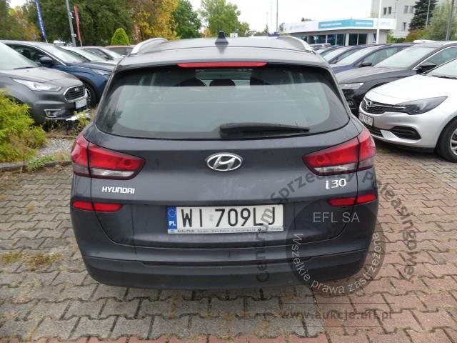 5 - Hyundai  i30 1.6 D Classic + DCT Kombi 2021r. WI709LJ AUTO MOTO CENTRUM Sp. z o.o. Poznań 61-312, ul. Ostrowska 328