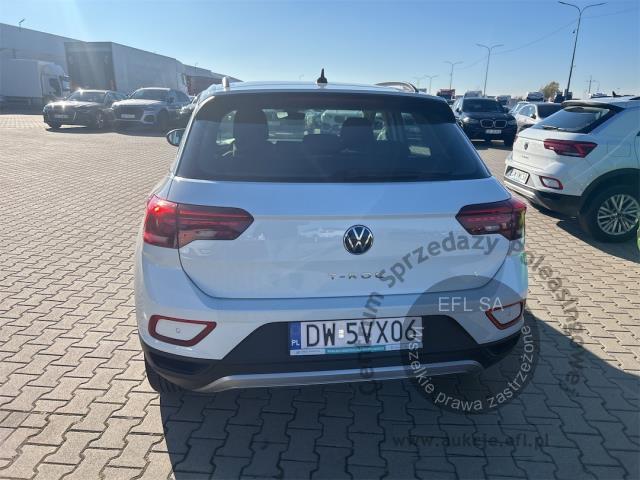 3 - Volkswagen T-ROC 1.5 TSI LIFE 2023r. DW5VX06 Pojazd znajduje się w firmie MDM AUTO sp. z o.o. ul. Zawodników 1, 80-729 Gdańsk
