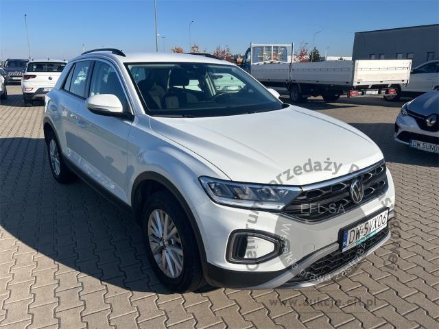 5 - Volkswagen T-ROC 1.5 TSI LIFE 2023r. DW5VX06 Pojazd znajduje się w firmie MDM AUTO sp. z o.o. ul. Zawodników 1, 80-729 Gdańsk