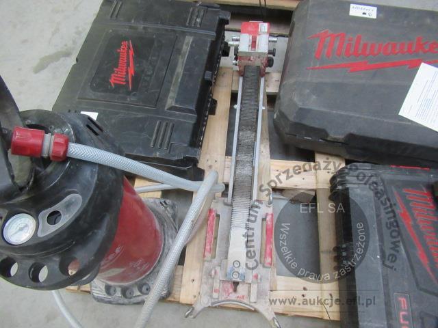 4 - Wiertnica diamentowa Milwaukee DD3-152