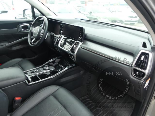 6 - KIA SORENTO 1.6 TGDI HEV AWD 2023r.