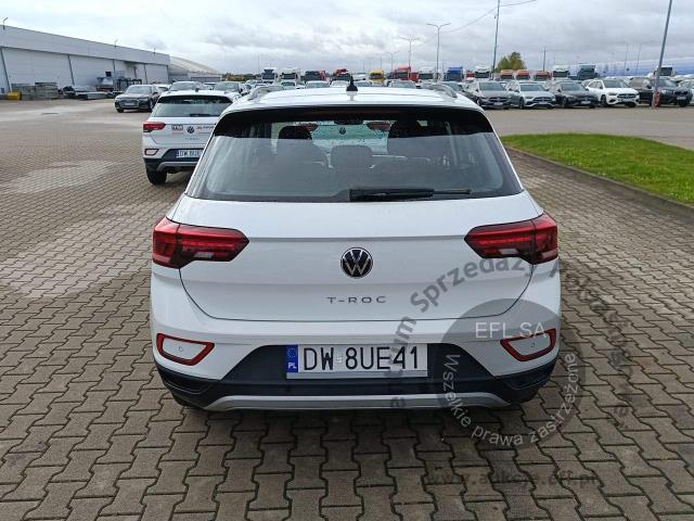 5 - Volkswagen T-ROC 1.5 TSI Life Hatchback 2023r. DW8UE41 Magnice