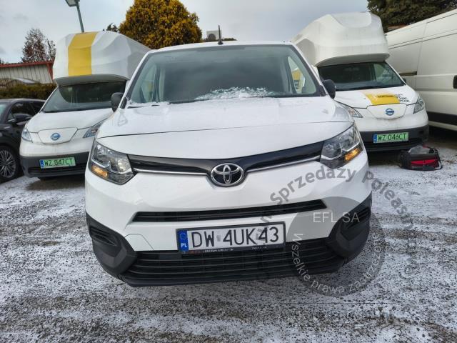 6 - Toyota Proace City 1.5 D-4D Standard  2022r. DW4UK43 Pojazd znajduje się w firmie ARCTOS GROUP sp. z o.o. Al. Krakowska 7, 02-183 Warszawa