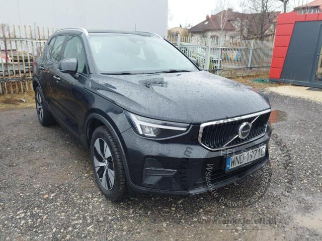 5 - Volvo XC40 B3 Core aut Kombi 2022r.  WND1971C Pojazd znajduje się w firmie ARCTOS GROUP sp. z o.o. Al. Krakowska 7, 02-183 Warszawa