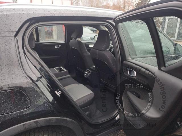 10 - Volvo XC40 B3 Core aut Kombi 2022r.  WND1971C Pojazd znajduje się w firmie ARCTOS GROUP sp. z o.o. Al. Krakowska 7, 02-183 Warszawa
