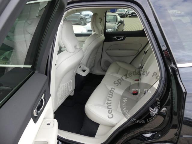 6 - Volvo XC60 B4 B Plus Bright automat 2022r. WND1859C Magnice