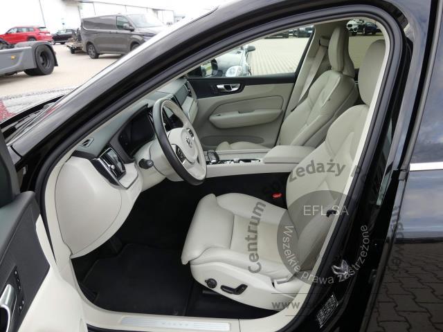 8 - Volvo XC60 B4 B Plus Bright automat 2022r. WND1859C Magnice