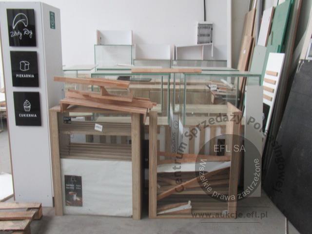 8 - Zestaw mebli sklepowych wg specyfikacji