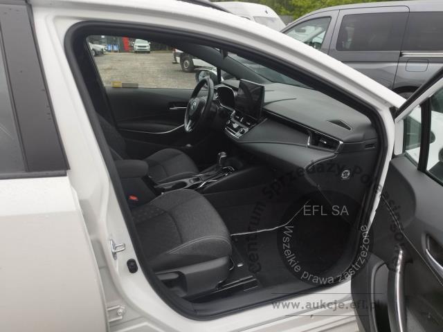 10 - Toyota Corolla 1.8 Hybrid Comfort 2023r. WZ701GH Pojazd znajduje się w firmie ARCTOS GROUP sp. z o.o. Al. Krakowska 7, 02-183 Warszawa