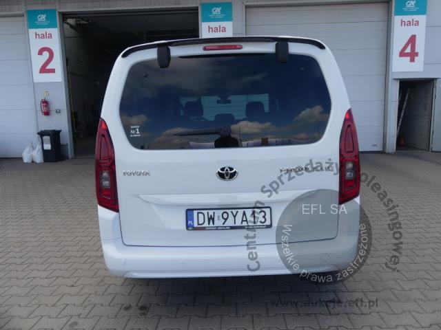 3 - Toyota Proace City Verso Long 1.5D-4D 2023r. DW9YA13 Pojazd znajduje się w firmie MDM AUTO sp. z o.o. ul. Morska 78A, 81-225 Gdynia