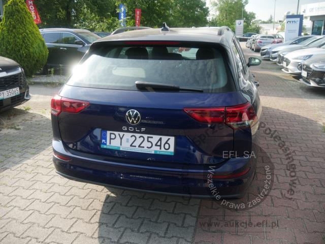 5 - Volkswagen Golf VIII 2.0 TDI Life Kombi 2022r. PY22546 AUTO MOTO CENTRUM Sp. z o.o. Poznań 61-312, ul. Ostrowska  328
