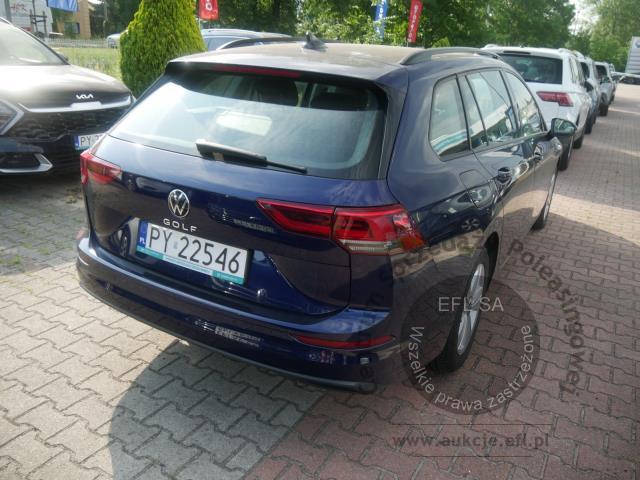 6 - Volkswagen Golf VIII 2.0 TDI Life Kombi 2022r. PY22546 AUTO MOTO CENTRUM Sp. z o.o. Poznań 61-312, ul. Ostrowska  328