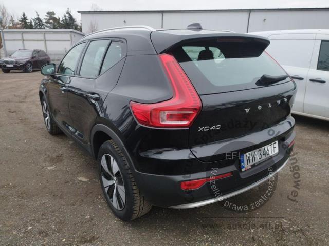 2 - Volvo  XC40  B3 Core aut 2022r. WW346TF Pojazd znajduje się w firmie ARCTOS GROUP sp. z o.o. Al. Krakowska 7, 02-183 Warszawa