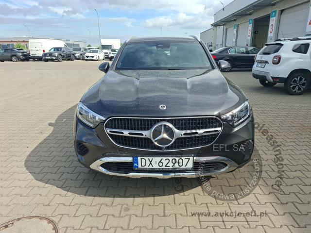 2 - MERCEDES-BENZ GLC 300 de 4-Matic Avantgarde 2025r. Pojazd znajduje się w firmie ARCTOS GROUP sp. z o.o. Al. Krakowska 7, 02-183 Warszawa
