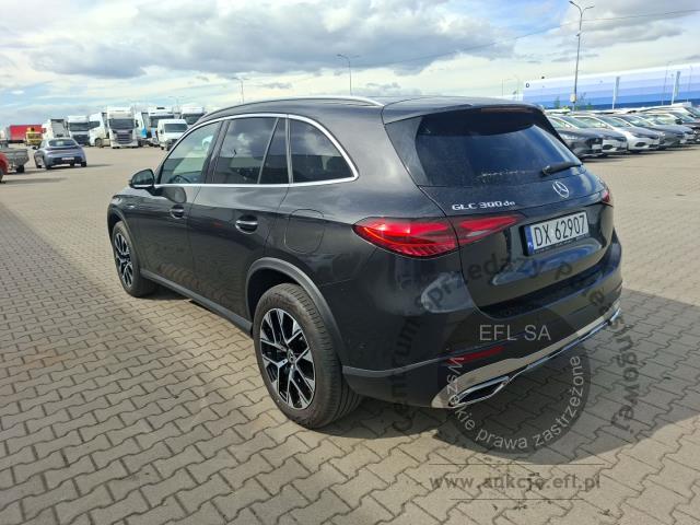 3 - MERCEDES-BENZ GLC 300 de 4-Matic Avantgarde 2025r. Pojazd znajduje się w firmie ARCTOS GROUP sp. z o.o. Al. Krakowska 7, 02-183 Warszawa