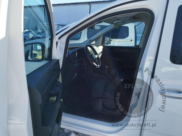 7 - Volkswagen Caddy V 2.0 TDI Kombi 2021r. WW039SM Pojazd znajduje się w firmie ARCTOS GROUP sp. z o.o. Al. Krakowska 7, 02-183 Warszawa