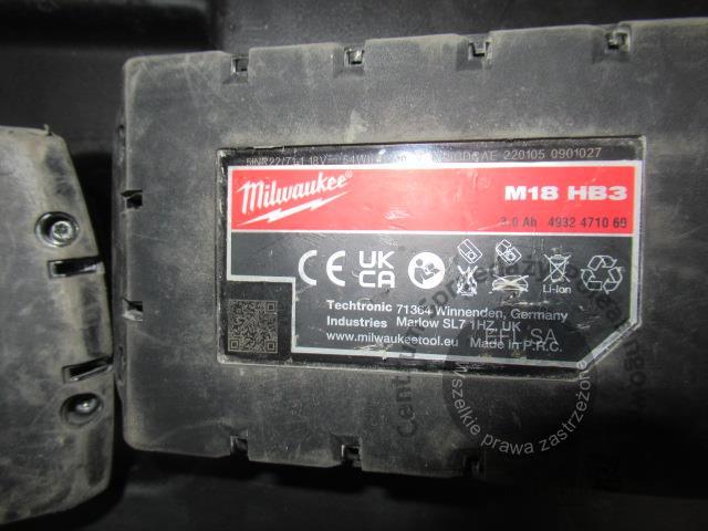11 - Zaciskarka do rur - akumulatorowa MILWAUKEE