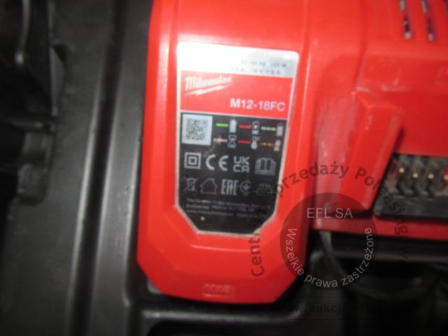 13 - Zaciskarka do rur - akumulatorowa MILWAUKEE