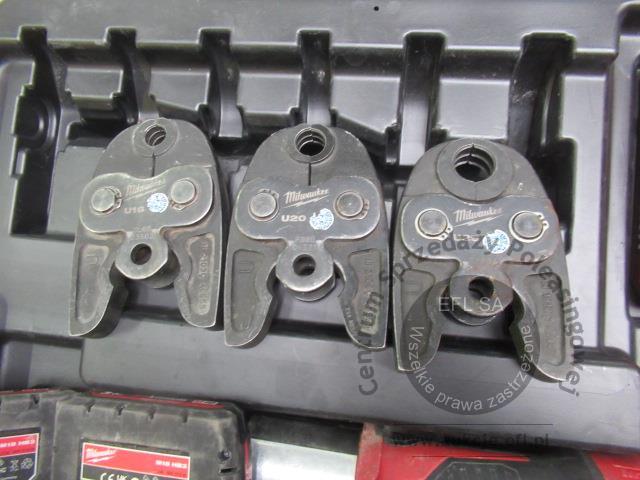 15 - Zaciskarka do rur - akumulatorowa MILWAUKEE
