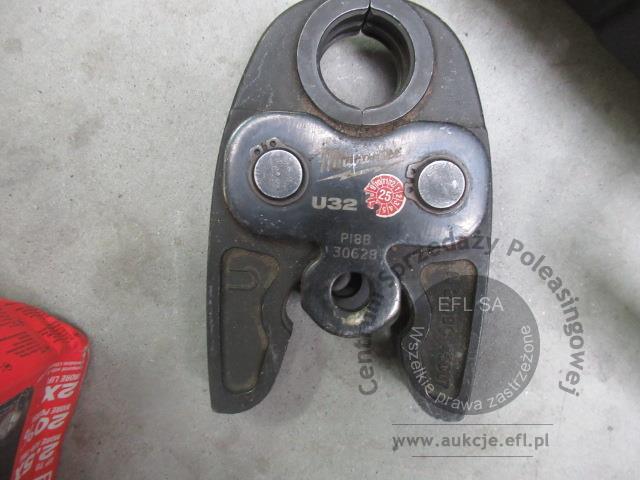 19 - Zaciskarka do rur - akumulatorowa MILWAUKEE