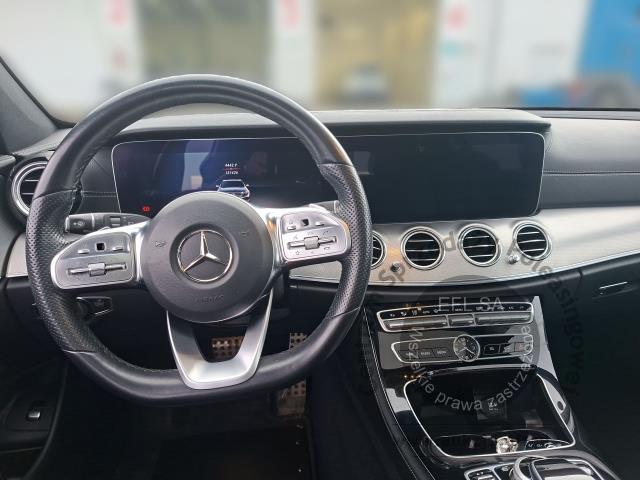 13 - MERCEDES - BENZ E 220 D 4MATIC AUTOMAT 2018r.