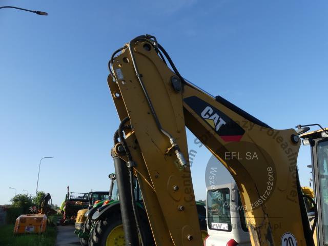 4 - Koparko ładowarka CAT 428 F2 2015r.