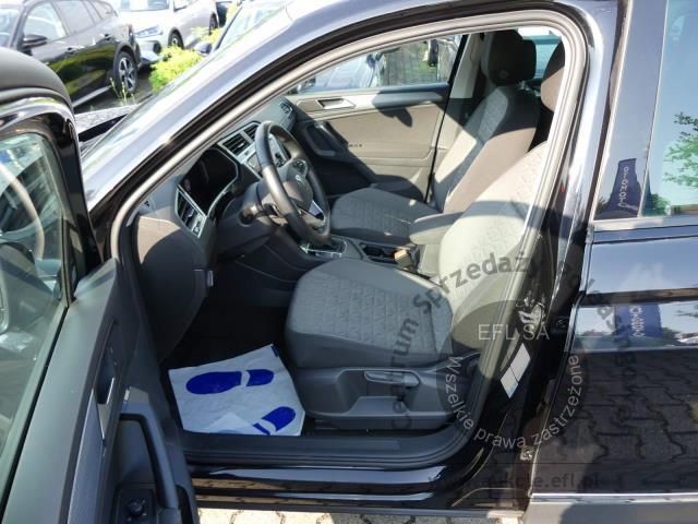 5 - Volkswagen Tiguan 1.5 TSI EVO Life DSG 2022r. PO2XX34 AUTO MOTO CENTRUM Sp. z o.o. Poznań 61-312, ul. Ostrowska  328