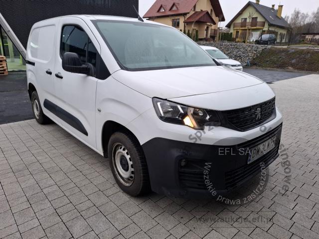 3 - PEUGEOT Partner 1.5 BlueHDi L1 Premium 2020r. DW3LW75 Pojazd znajduje się w firmie AACAR sp. z o.o. Kasztanowa 5, 32-400 Jawornik