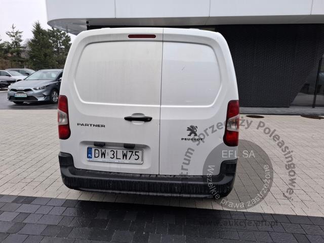 4 - PEUGEOT Partner 1.5 BlueHDi L1 Premium 2020r. DW3LW75 Pojazd znajduje się w firmie AACAR sp. z o.o. Kasztanowa 5, 32-400 Jawornik