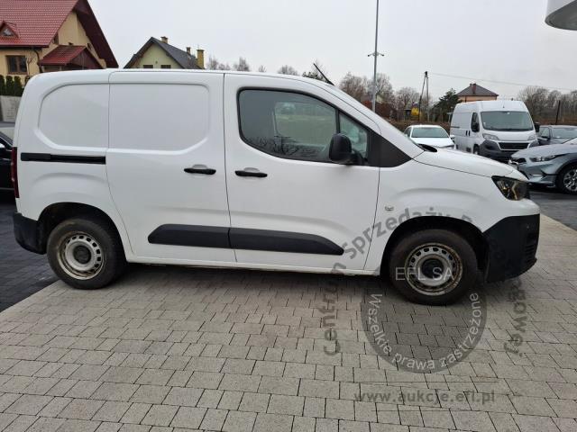 6 - PEUGEOT Partner 1.5 BlueHDi L1 Premium 2020r. DW3LW75 Pojazd znajduje się w firmie AACAR sp. z o.o. Kasztanowa 5, 32-400 Jawornik