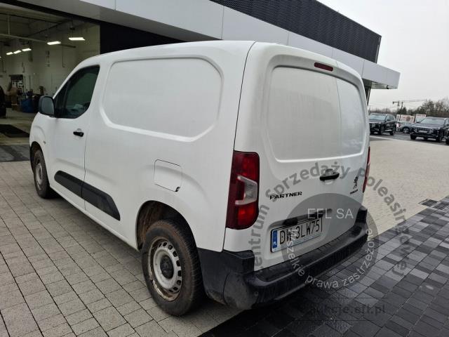 7 - PEUGEOT Partner 1.5 BlueHDi L1 Premium 2020r. DW3LW75 Pojazd znajduje się w firmie AACAR sp. z o.o. Kasztanowa 5, 32-400 Jawornik