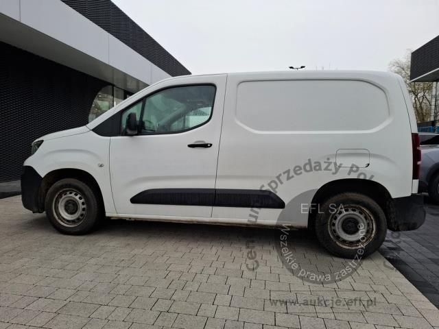 8 - PEUGEOT Partner 1.5 BlueHDi L1 Premium 2020r. DW3LW75 Pojazd znajduje się w firmie AACAR sp. z o.o. Kasztanowa 5, 32-400 Jawornik