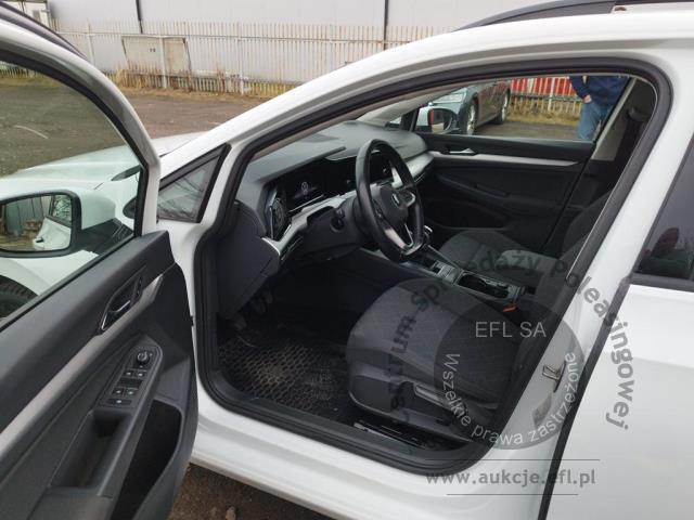 6 - Volkswagen Golf VIII 1.5 TSI EVO Life Komb  2022r. WND9104A Pojazd znajduje się w firmie ARCTOS GROUP sp. z o.o. Al. Krakowska 7, 02-183 Warszawa