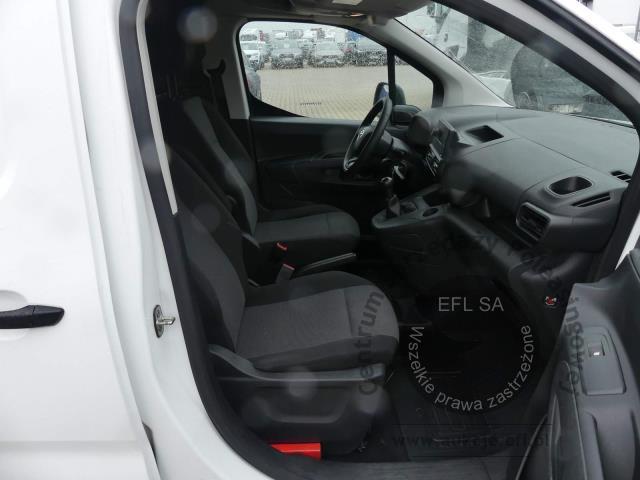 8 - Toyota Proace City 1.5 D-4D Long 2,3t Active Furgon 2021r. DW9NG82 Magnice