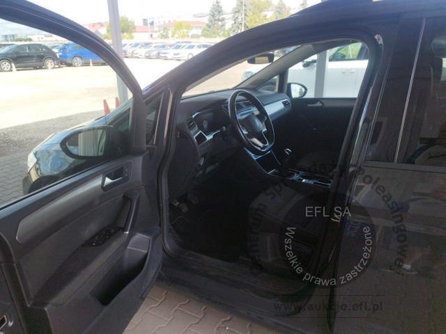 6 - Volkswagen Touran 1.5 TSI EVO Comfortline 2023r. WZ202GJ Pojazd znajduje się w firmie ARCTOS GROUP sp. z o.o. Al. Krakowska 7, 02-183 Warszawa