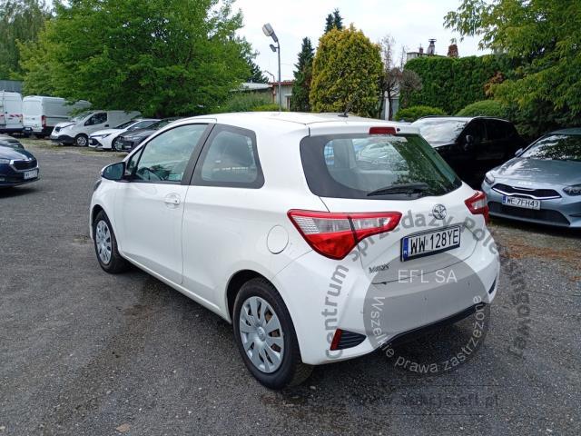 7 - Toyota Yaris 1.5 Active 2017r. WW128YE Pojazd znajduje się w firmie ARCTOS GROUP sp. z o.o. Al. Krakowska 7, 02-183 Warszawa