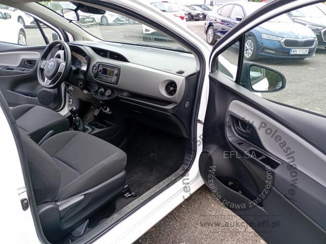 8 - Toyota Yaris 1.5 Active 2017r. WW128YE Pojazd znajduje się w firmie ARCTOS GROUP sp. z o.o. Al. Krakowska 7, 02-183 Warszawa