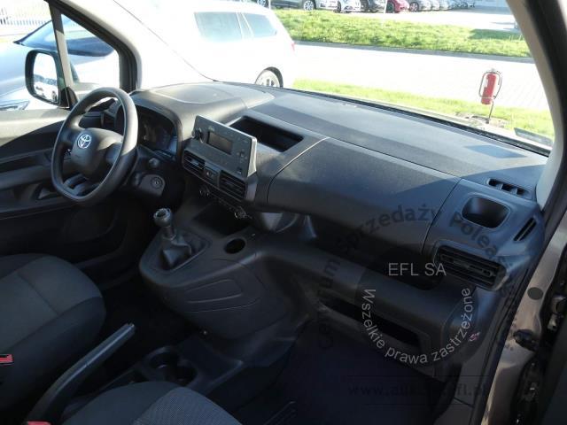 10 - Toyota Proace City 1.5 D-4D Long 2,3t 2020r. DW9LC73 Magnice