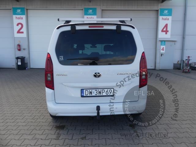 4 - Toyota Proace City Verso 1.5 D-4D 2023r. DW3WP69 Magnice