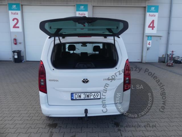 7 - Toyota Proace City Verso 1.5 D-4D 2023r. DW3WP69 Magnice