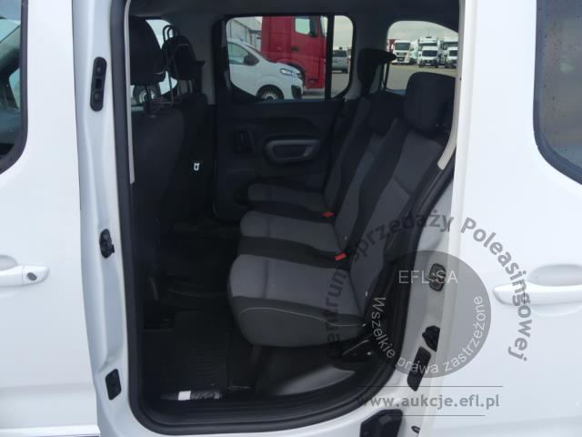 9 - Toyota Proace City Verso 1.5 D-4D 2023r. DW3WP69 Magnice