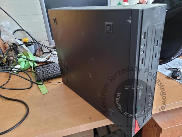 3 - Komputer stacjonarny Fujitsu E520 E85 + monitor Fujitsu