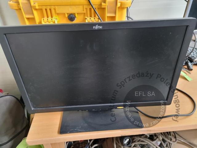 6 - Komputer stacjonarny Fujitsu E520 E85 + monitor Fujitsu