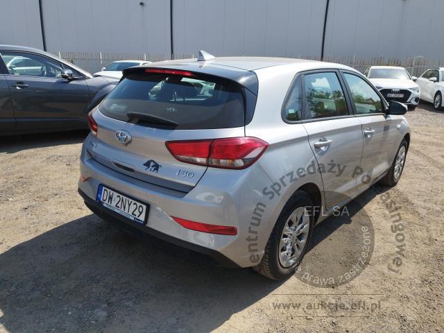 4 - Hyundai i30 1.5 DPI Classic + 2021r. DW2NY29 UWAGA!! Pojazd znajduje się w firmie ARCTOS GROUP sp. z o.o. Al. Krakowska 7, 02-183 Warszawa