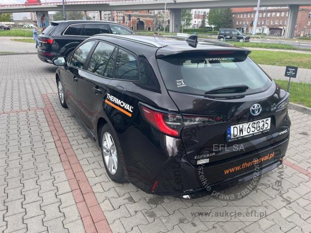 2 - Toyota  Corolla 1.8 Hybrid GPF Comfort 2022r. DW6SG35 Pojazd znajduje się w firmie MDM AUTO sp. z o.o. ul. Zawodników 1, 80-729 Gdańsk