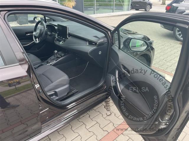 8 - Toyota  Corolla 1.8 Hybrid GPF Comfort 2022r. DW6SG35 Pojazd znajduje się w firmie MDM AUTO sp. z o.o. ul. Zawodników 1, 80-729 Gdańsk